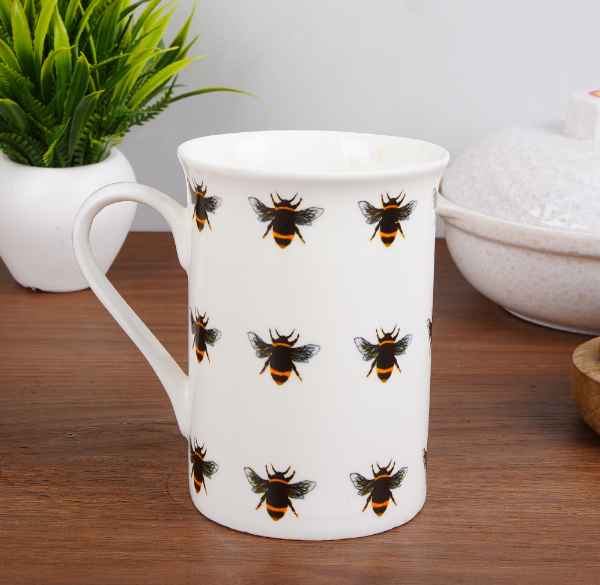 Panama Queen Bee